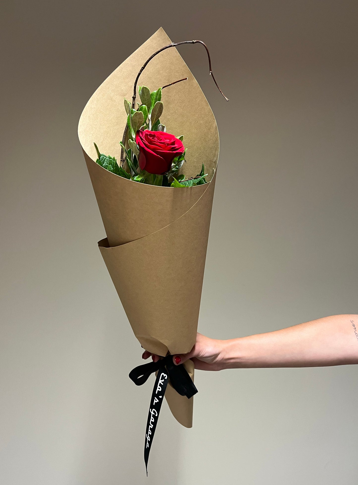 Red Roses - Classic Romance, Hand-Tied