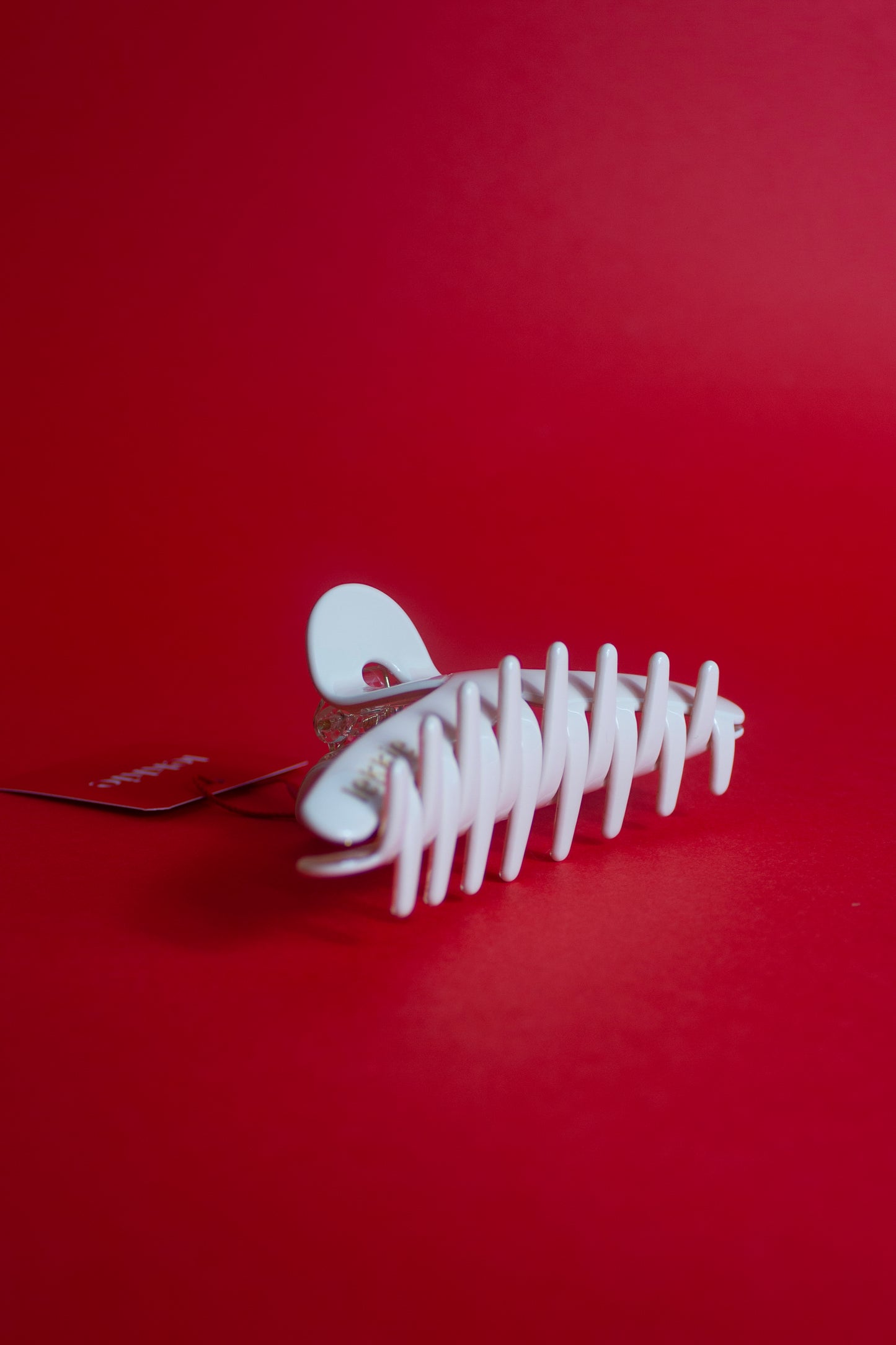 Lekkie - Keryn Loop Claw in Cinnamon Creme