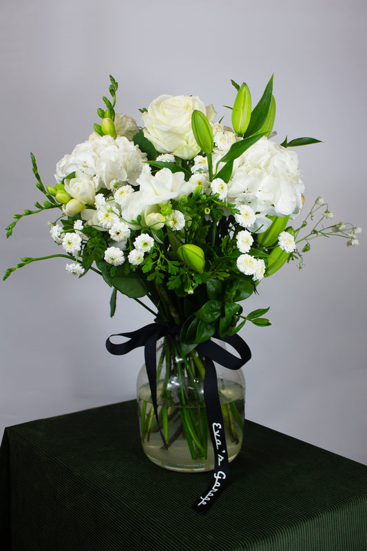 Large neutral bouquet in green tones – hand-arranged for any occasion